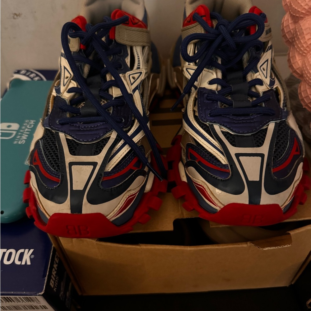 Balenciaga track 39